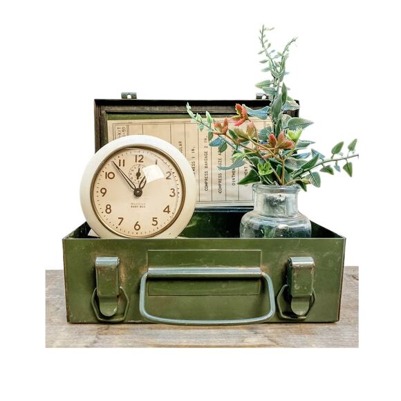 Vintage First Aid Green Metal Box Bell Systems-D - Picture 9 of 9